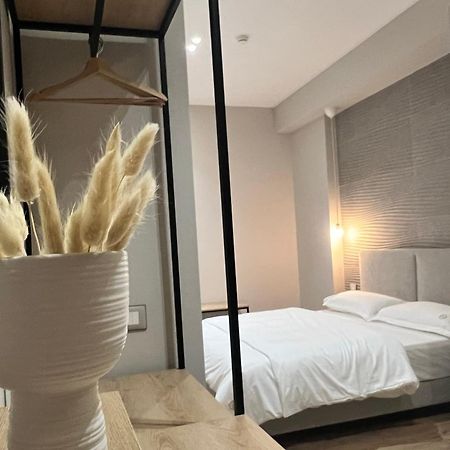 Enzo Rooms & Apartment Blloku Tirana Exteriér fotografie