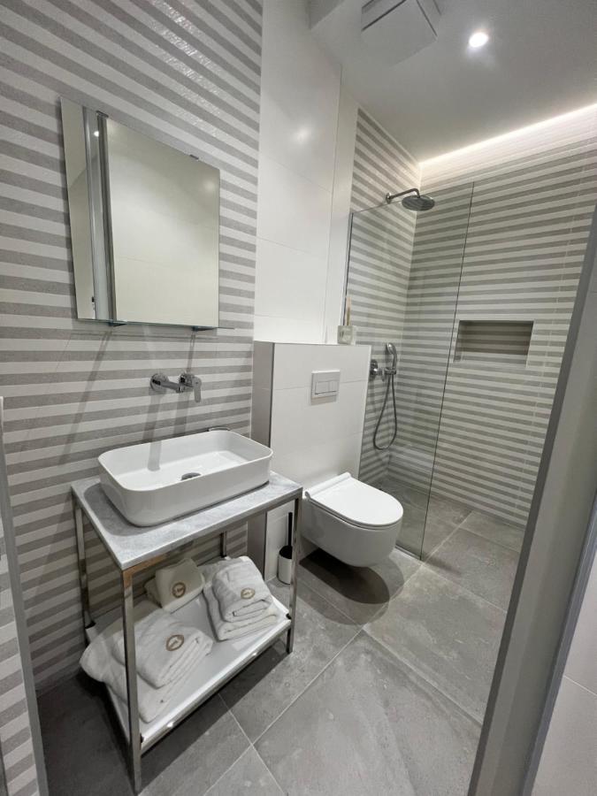 Enzo Rooms & Apartment Blloku Tirana Exteriér fotografie
