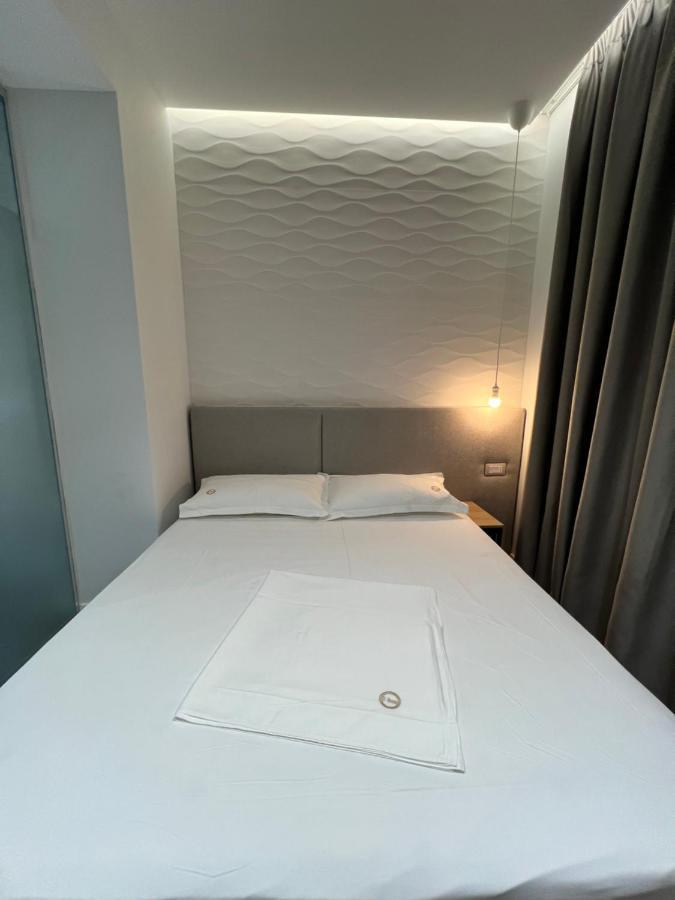 Enzo Rooms & Apartment Blloku Tirana Exteriér fotografie