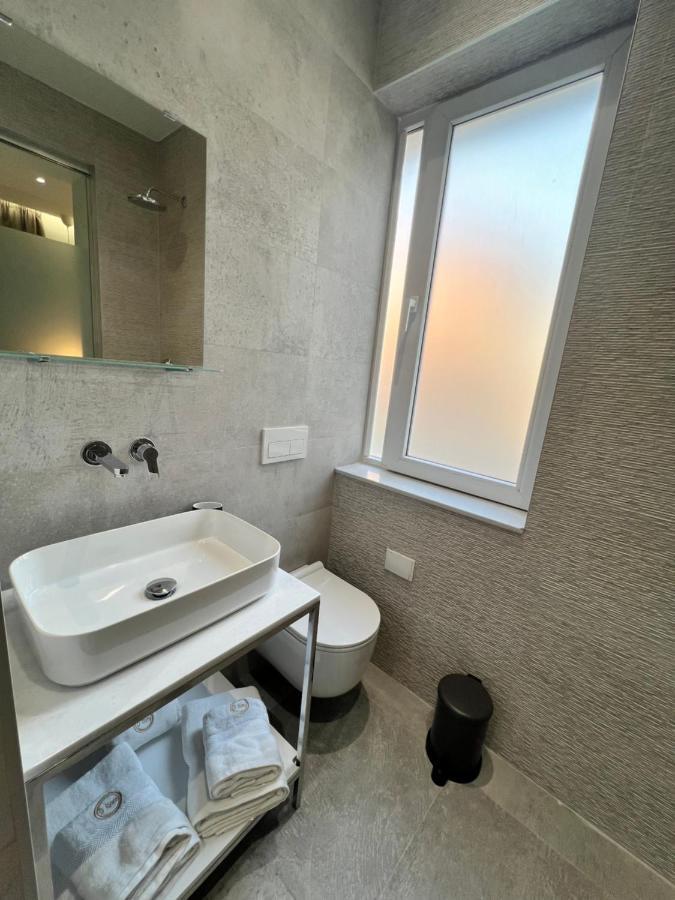 Enzo Rooms & Apartment Blloku Tirana Exteriér fotografie