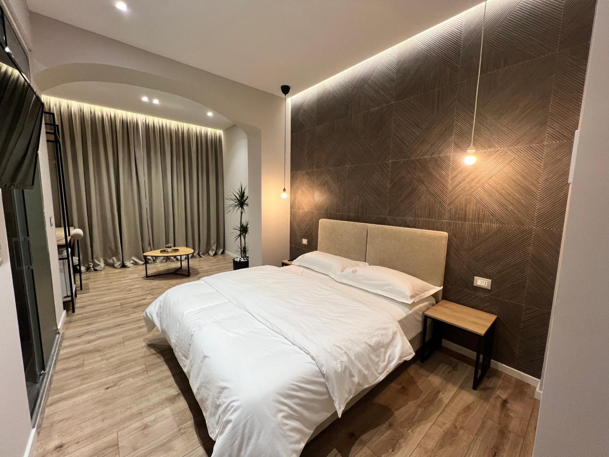 Enzo Rooms & Apartment Blloku Tirana Exteriér fotografie
