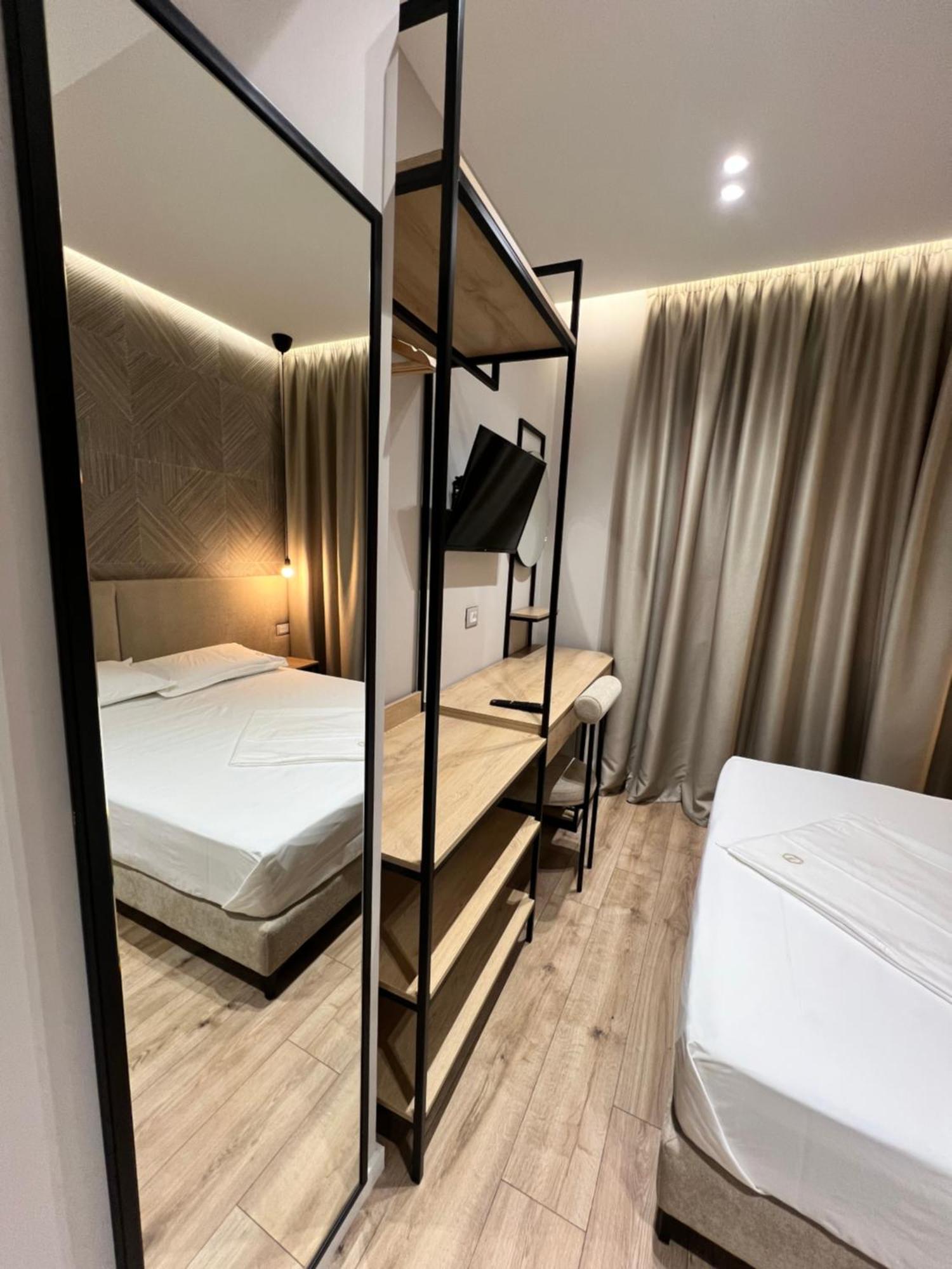 Enzo Rooms & Apartment Blloku Tirana Exteriér fotografie