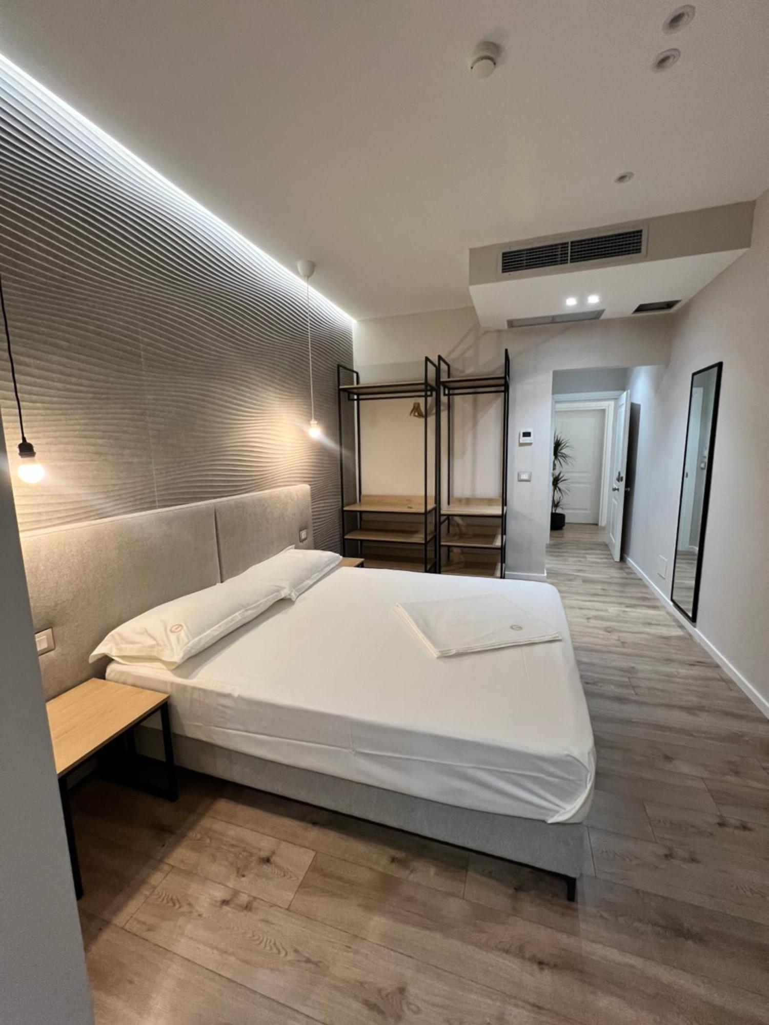 Enzo Rooms & Apartment Blloku Tirana Exteriér fotografie